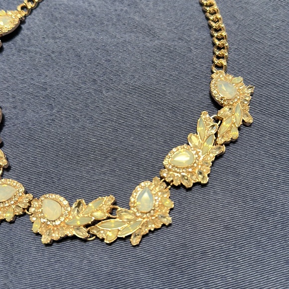 Opalescent statement necklace - Picture 3 of 7